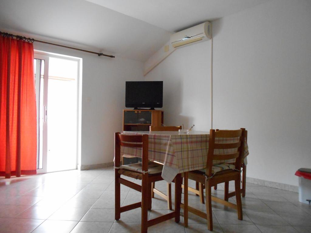 Apartment Kurelic Rab Town Exterior photo